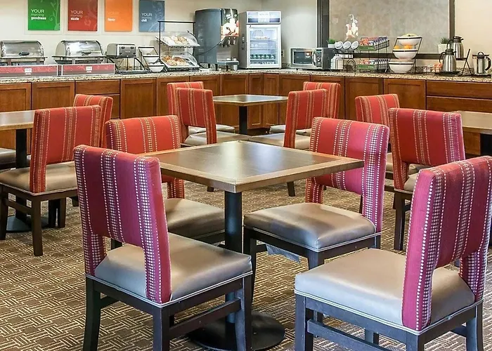 Bluffton Inn & Suites